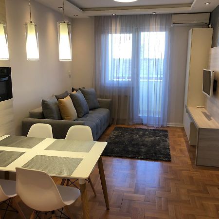 5 Stars Apartment With Free Garage Place 诺威萨 外观 照片