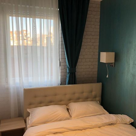 5 Stars Apartment With Free Garage Place 诺威萨 外观 照片